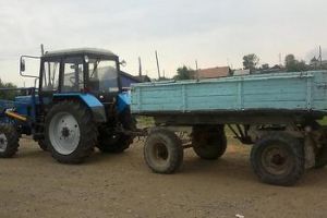 Трактор МТЗ 82.1 с прицепом